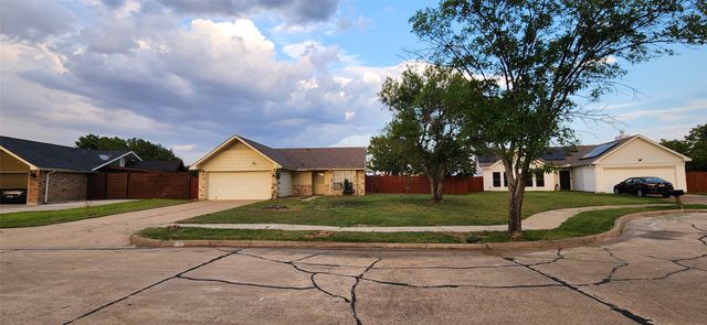 200 Seagull Court, Irving, TX 75060