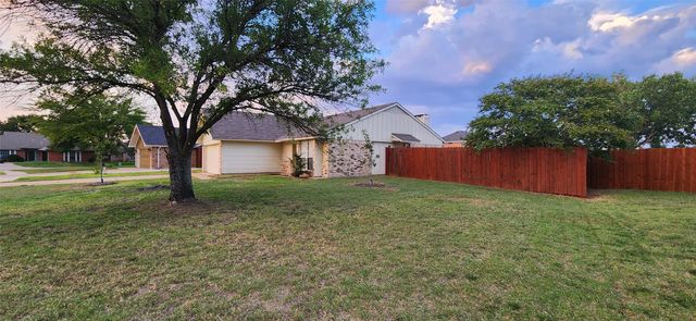 200 Seagull Court, Irving, TX 75060