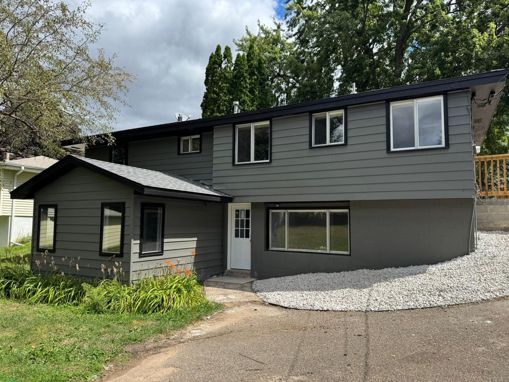 1401 Winnetka Avenue N, Golden Valley, MN 55427 — exterior