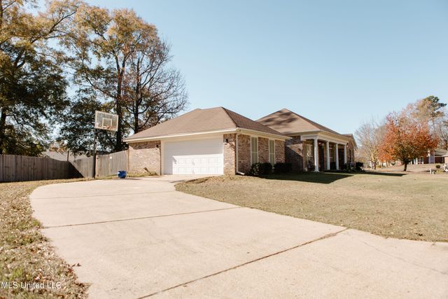 311 Longleaf Drive, Flowood, MS 39232