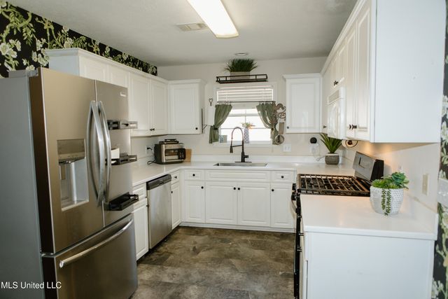 311 Longleaf Drive, Flowood, MS 39232