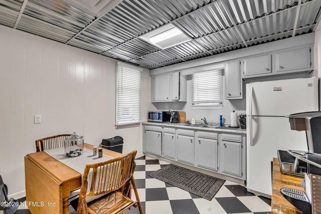 372 AHERN Street, Atlantic Beach, FL 32233