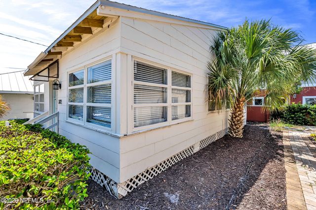 372 AHERN Street, Atlantic Beach, FL 32233