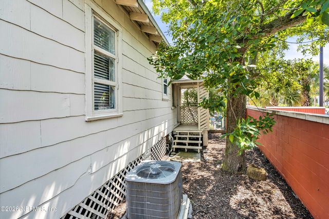 372 AHERN Street, Atlantic Beach, FL 32233
