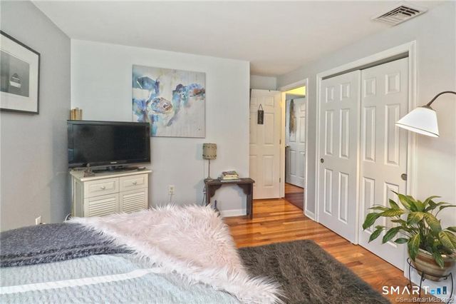 166 Hall Street, New Haven, CT 06512