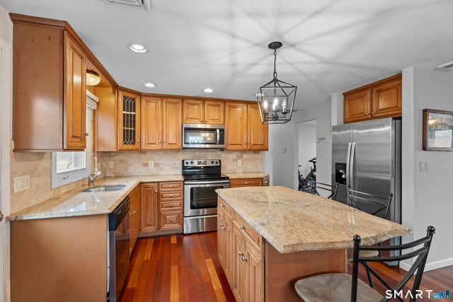 166 Hall Street, New Haven, CT 06512
