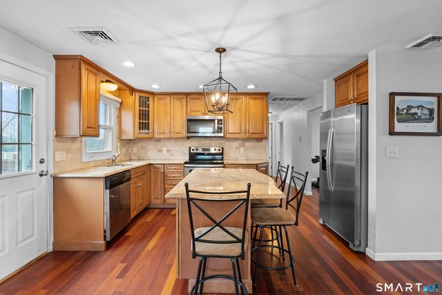166 Hall Street, New Haven, CT 06512