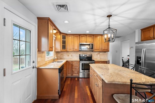 166 Hall Street, New Haven, CT 06512