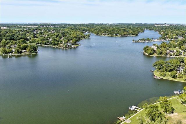 8206 NW Miami Street, Weatherby Lake, MO 64152