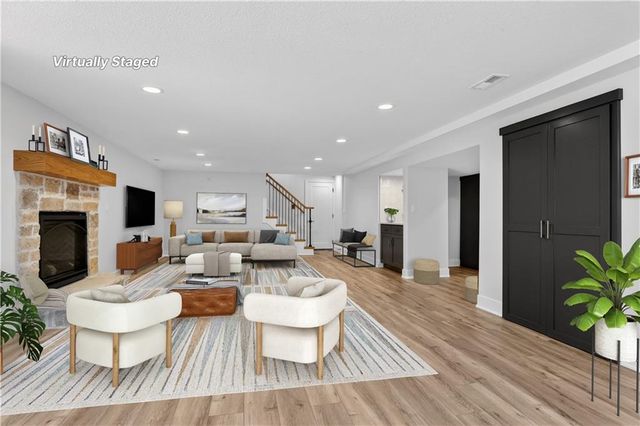 8206 NW Miami Street, Weatherby Lake, MO 64152