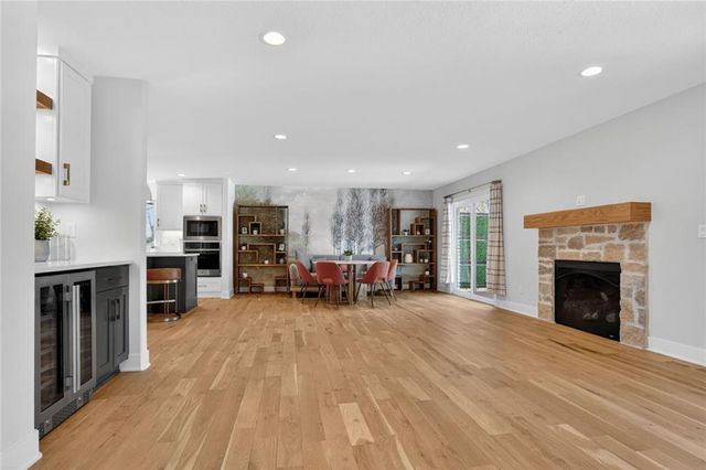 8206 NW Miami Street, Weatherby Lake, MO 64152