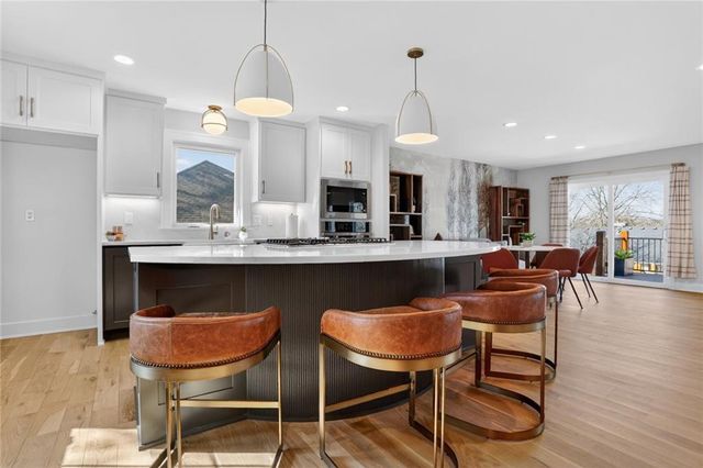 8206 NW Miami Street, Weatherby Lake, MO 64152