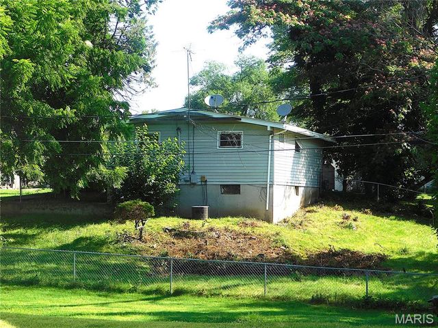 6 Mound Drive, St Peters, MO 63376