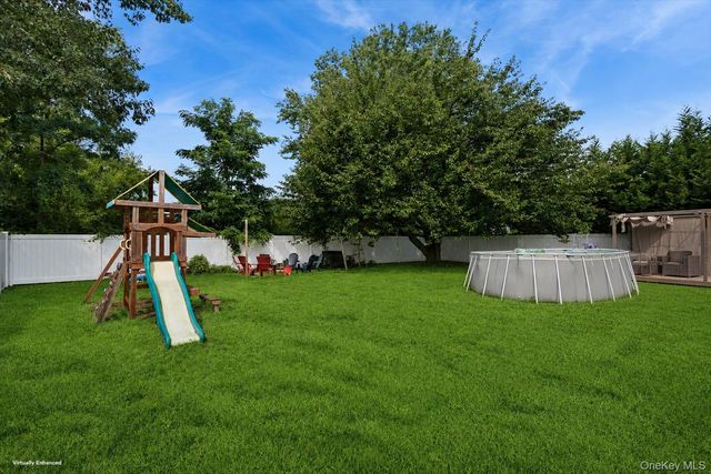 52 Larry Road S, Selden, NY 11784