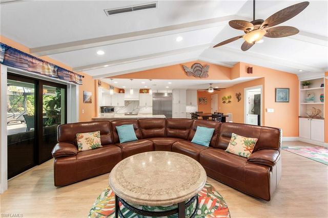 1813 Princess CT, Naples, FL 34110