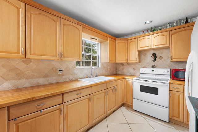 613 N 5th Street, Lantana, FL 33462