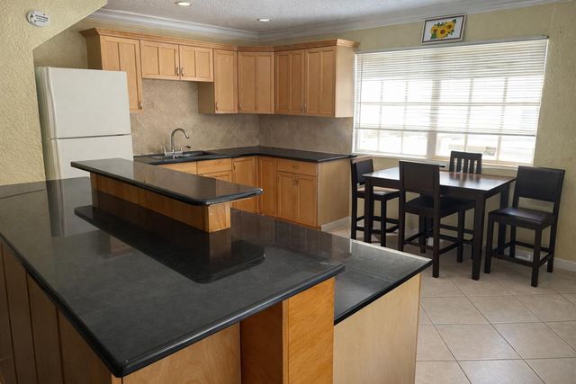 613 N 5th Street, Lantana, FL 33462