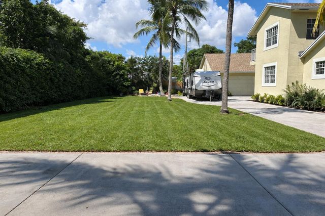 613 N 5th Street, Lantana, FL 33462