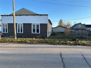 113-113 1/2 Vinton Street, Palo, IA 52324