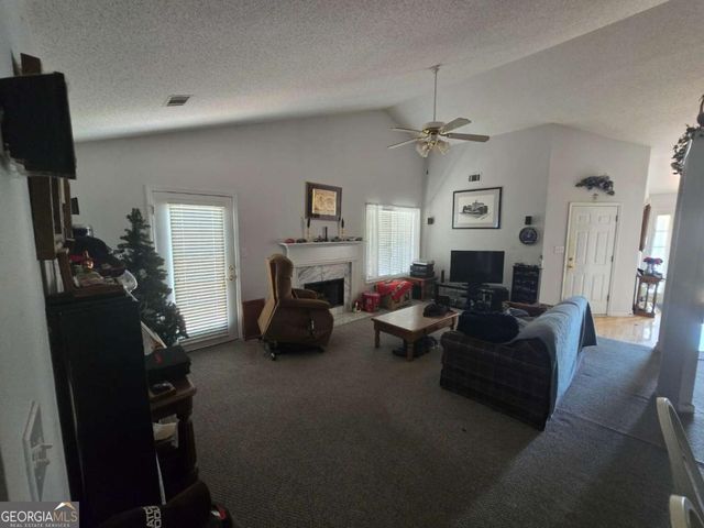 105 Courtyard Lane, Newnan, GA 30265