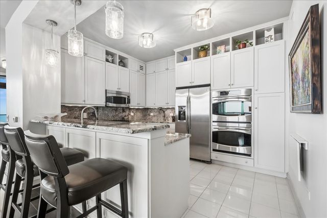 600 N Lake Shore Drive 2411, Chicago, IL 60611