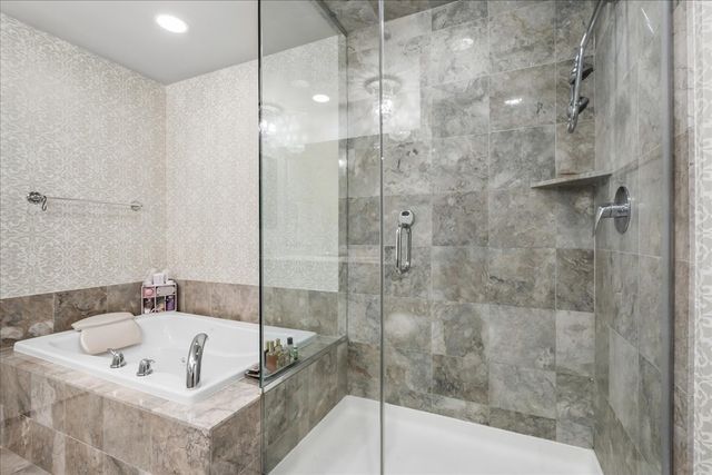 600 N Lake Shore Drive 2411, Chicago, IL 60611