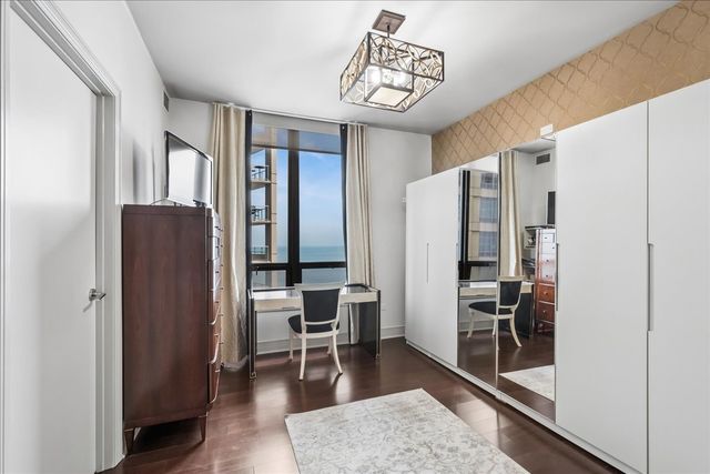 600 N Lake Shore Drive 2411, Chicago, IL 60611