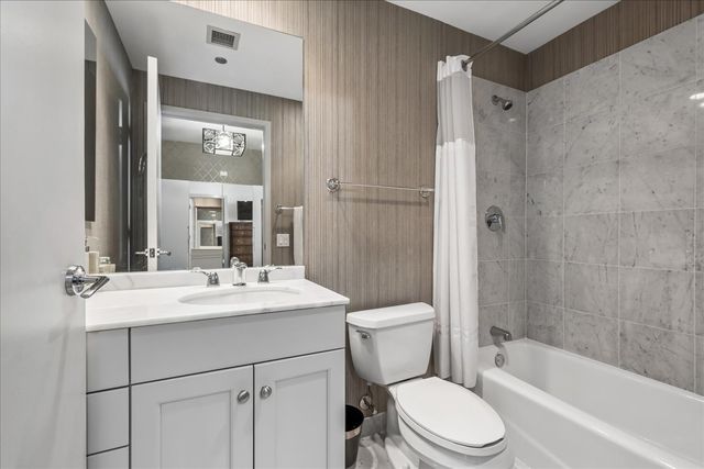 600 N Lake Shore Drive 2411, Chicago, IL 60611