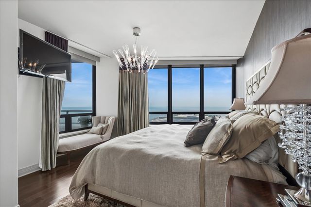 600 N Lake Shore Drive 2411, Chicago, IL 60611