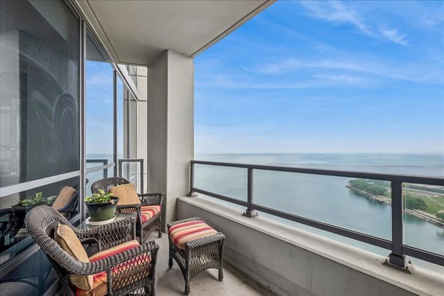 600 N Lake Shore Drive 2411, Chicago, IL 60611