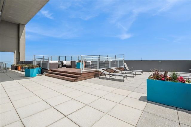 600 N Lake Shore Drive 2411, Chicago, IL 60611