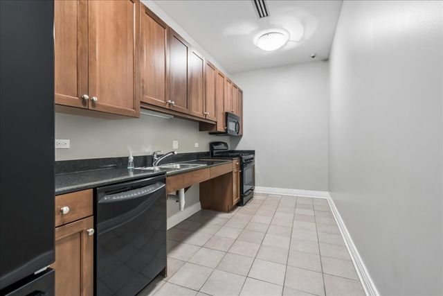 600 N Lake Shore Drive 2411, Chicago, IL 60611