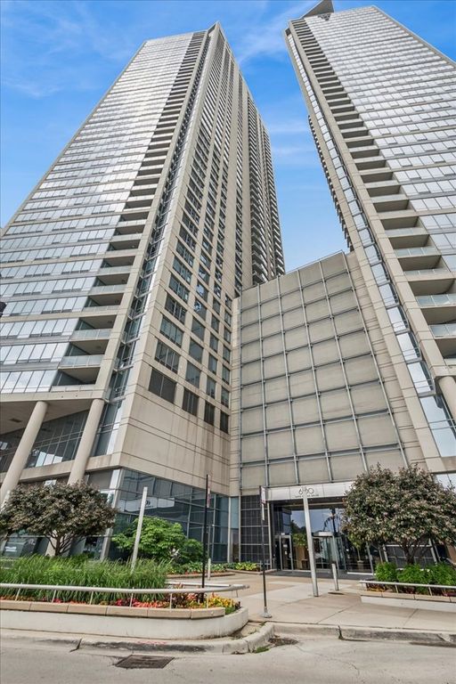 600 N Lake Shore Drive 2411, Chicago, IL 60611