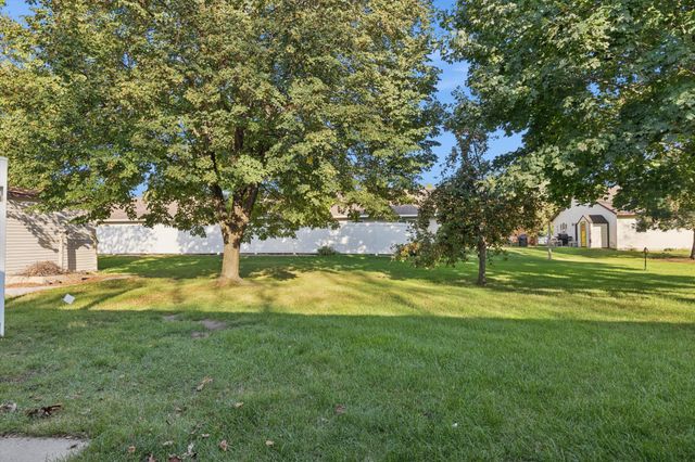 609 E Welco Drive, Montgomery, MN 56069