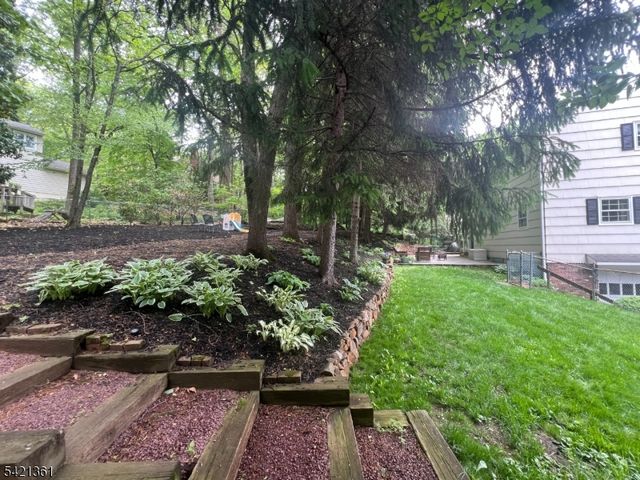 126 Wentworth Dr, Berkeley Heights Twp., NJ 07922