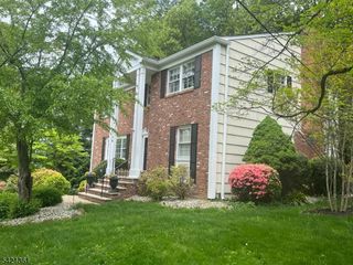 126 Wentworth Dr, Berkeley Heights Twp., NJ 07922