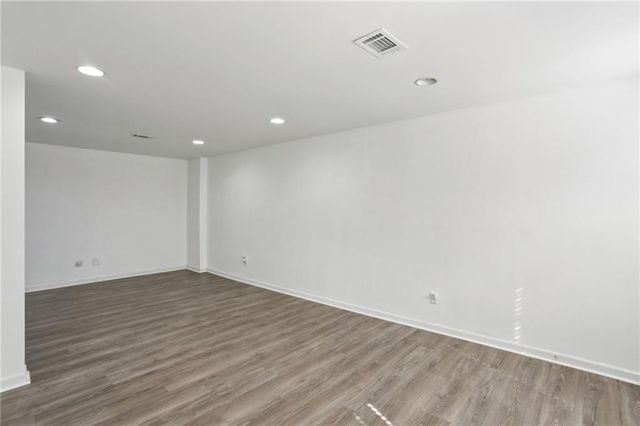 365 Silverthorne Point, Lawrenceville, GA 30043