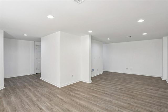 365 Silverthorne Point, Lawrenceville, GA 30043