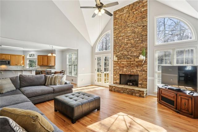 365 Silverthorne Point, Lawrenceville, GA 30043