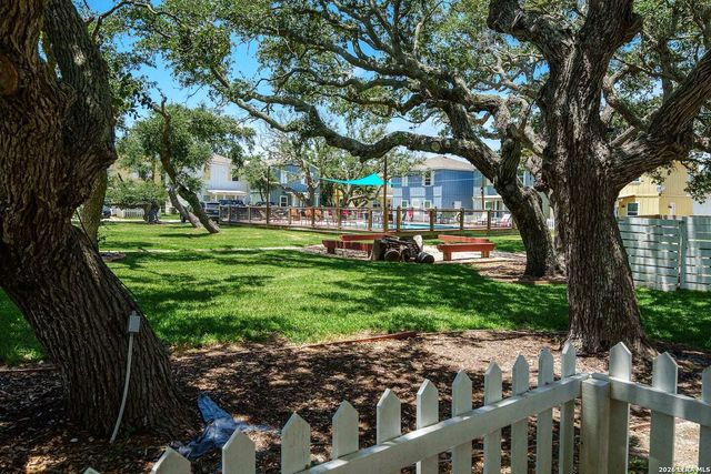 4212 Highway 35 Unit 19, Rockport, TX 78382