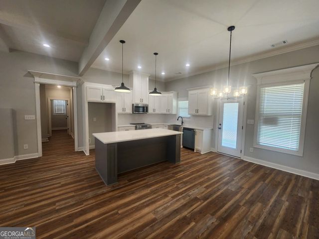 303 Firelight Drive, Byron, GA 31008