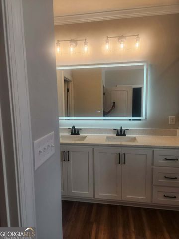 303 Firelight Drive, Byron, GA 31008