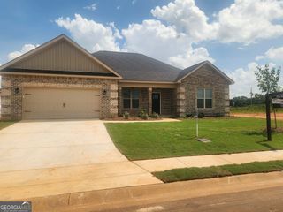303 Firelight Drive, Byron, GA 31008
