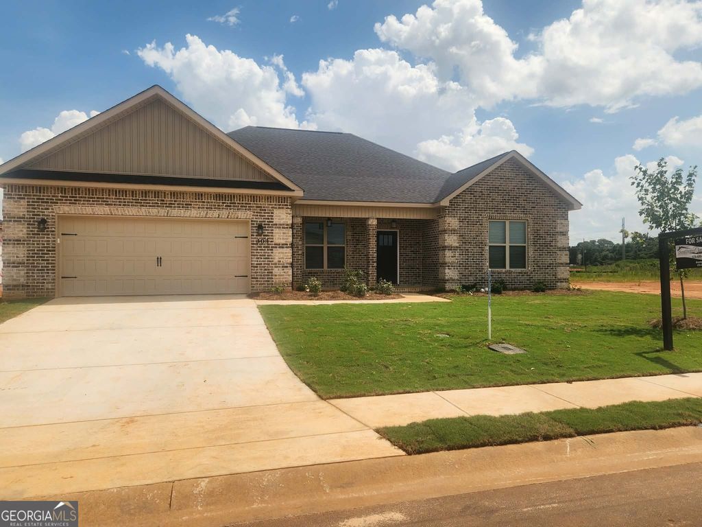 303 Firelight Drive, Byron, GA 31008