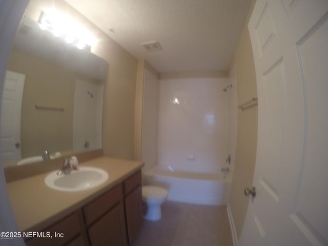 2200 MARSH HAWK Lane 412, Fleming Island, FL 32003