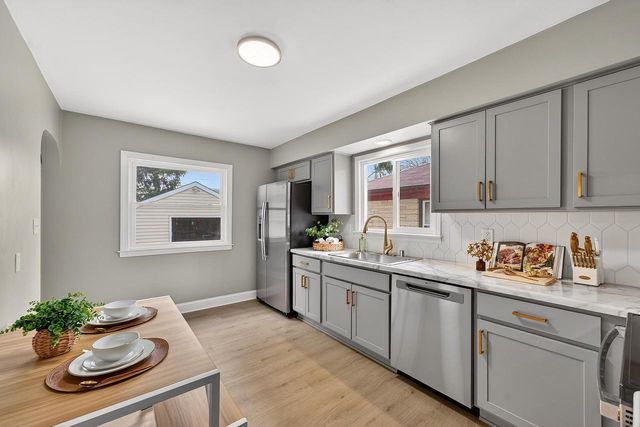 3612 N 94th STREET, Milwaukee, WI 53222