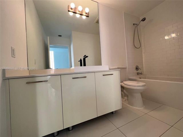 151 SE 1st St 706, Miami, FL 33131