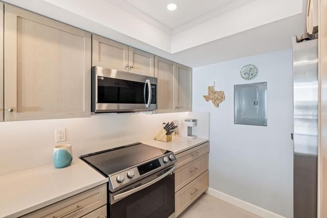 627 ALHAMBRA ROAD 604, Venice, FL 34285