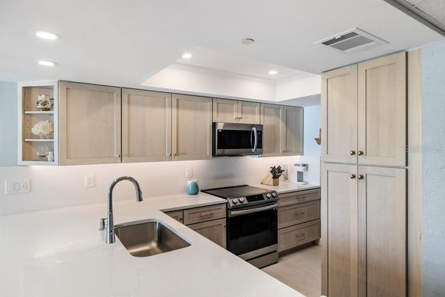 627 ALHAMBRA ROAD 604, Venice, FL 34285