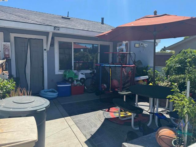 2118 Addison Ave, East Palo Alto, CA 94303